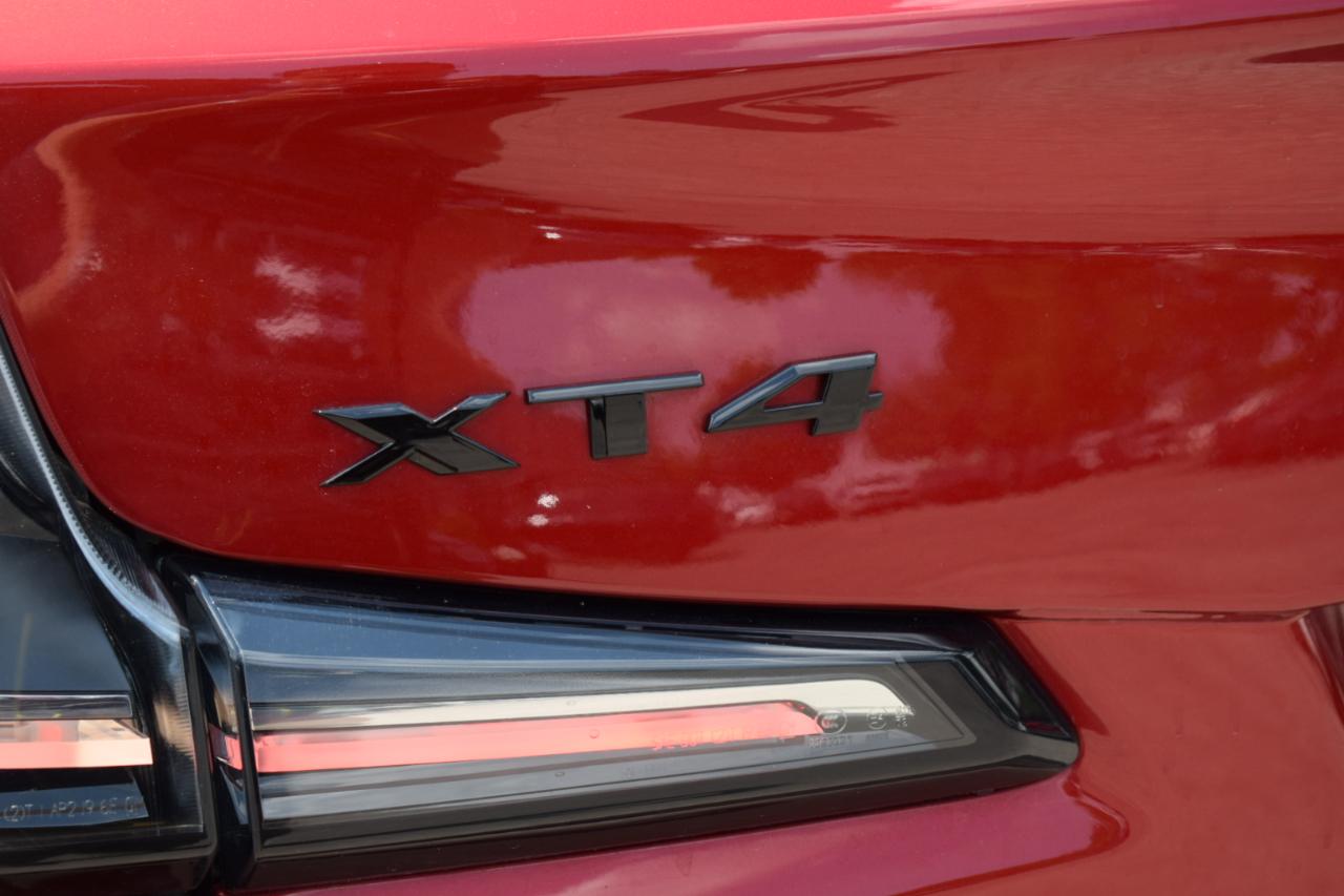 Cadillac XT4  2023
