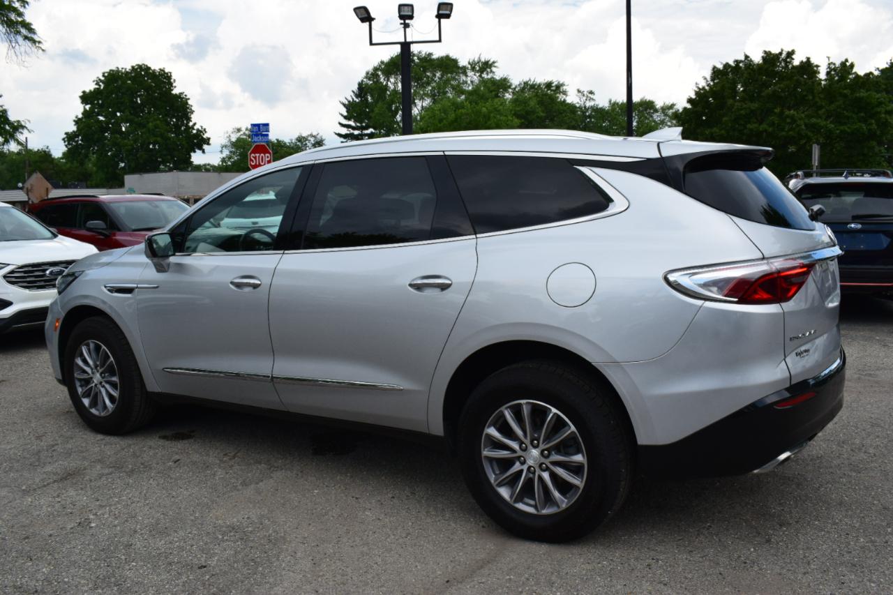 Buick Enclave FWD 4dr Premium 2022