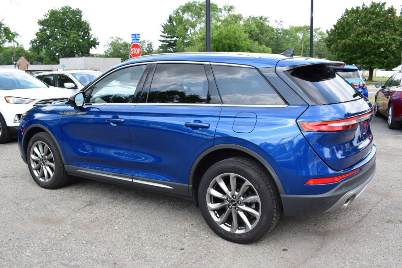 Lincoln Corsair Standard FWD 2021