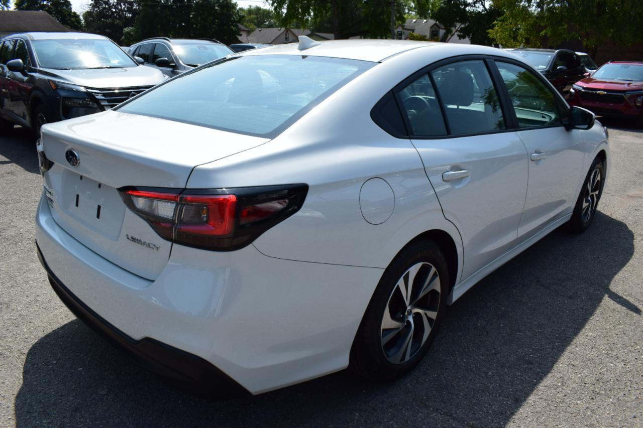 Subaru Legacy Premium AWD 2025