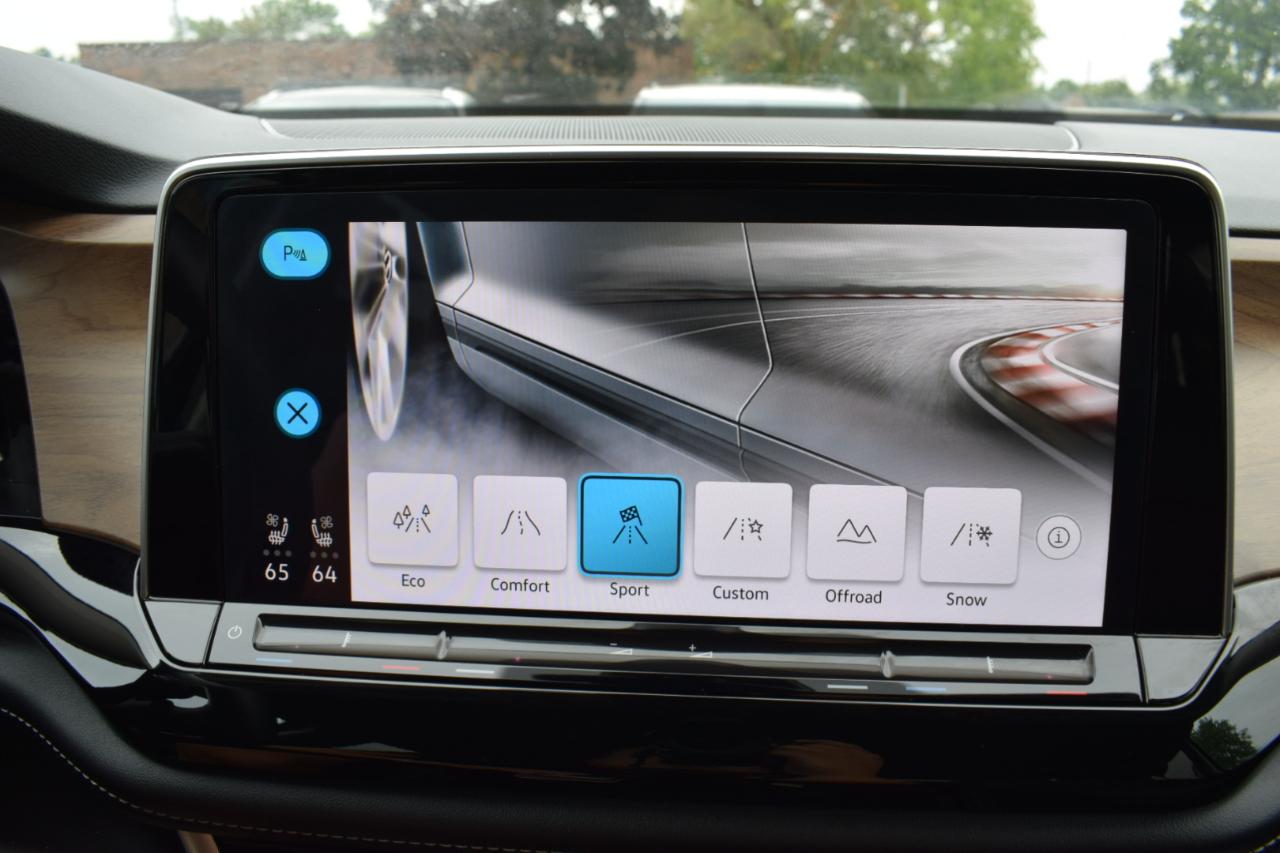 Volkswagen Atlas 2.0T SE w/Technology 4MOTION 2024