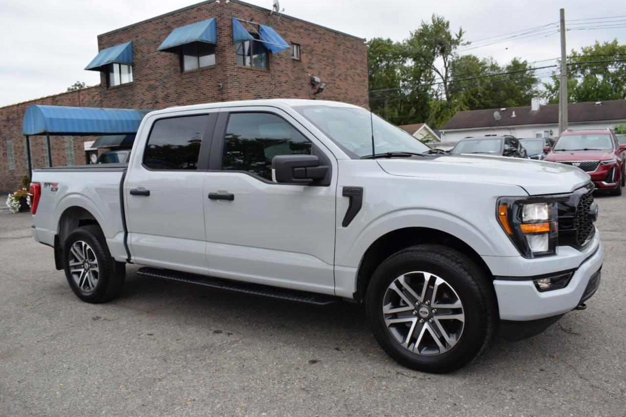 Ford F-150 STX SuperCrew 4WD 2023