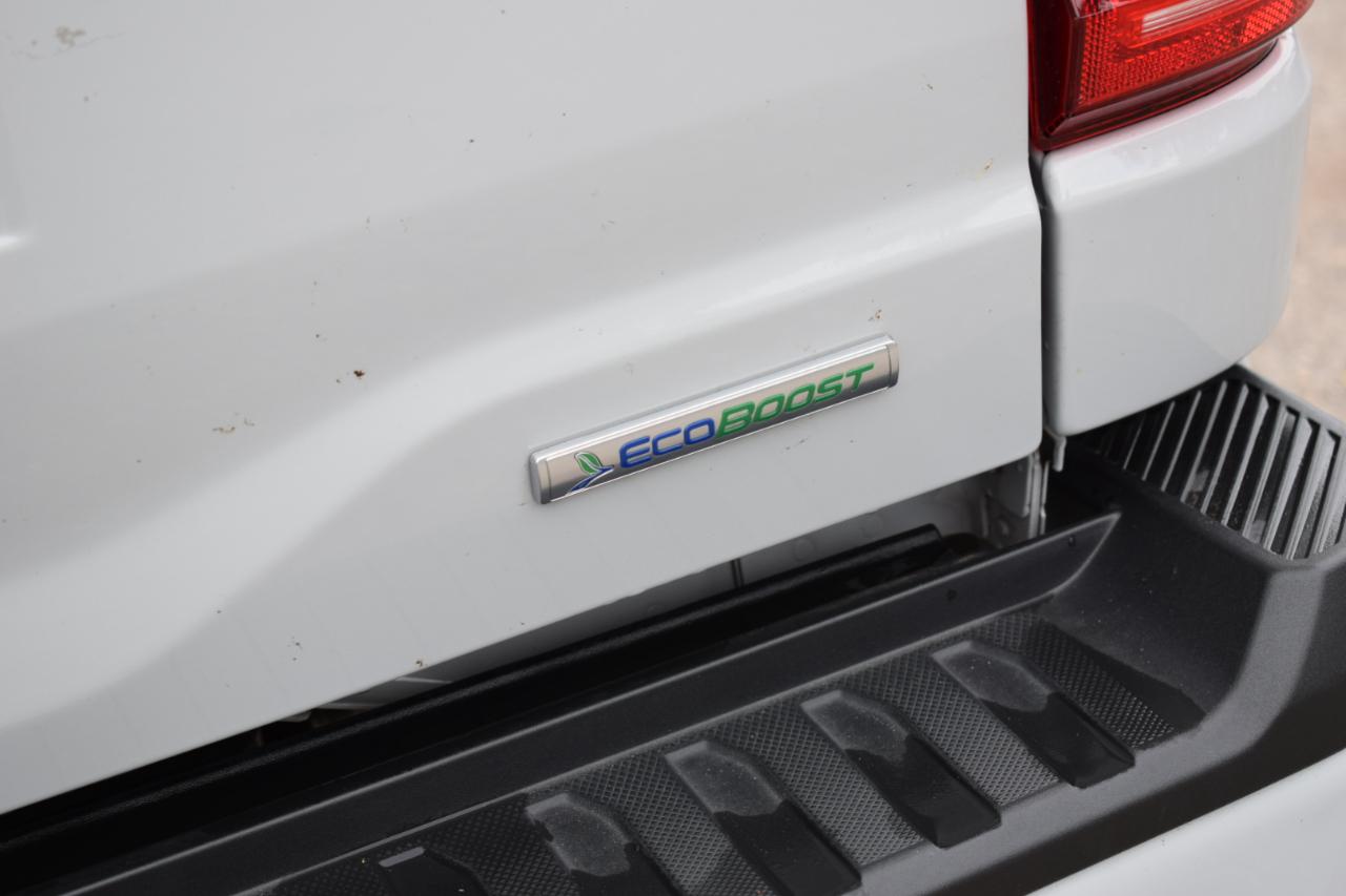 Ford F-150 STX SuperCrew 4WD 2023