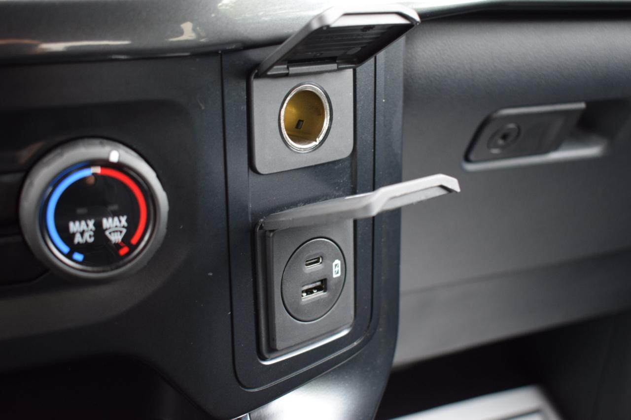 Ford F-150 STX SuperCrew 4WD 2023