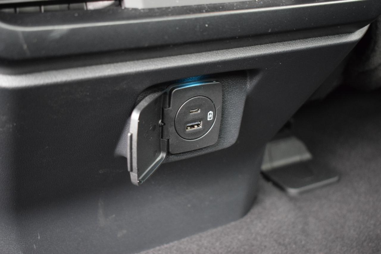 Ford F-150 STX SuperCrew 4WD 2023