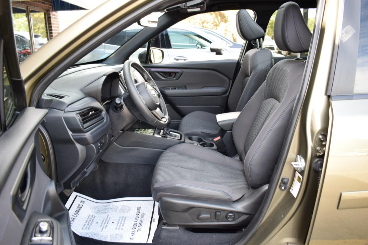Subaru Forester Premium AWD 2025
