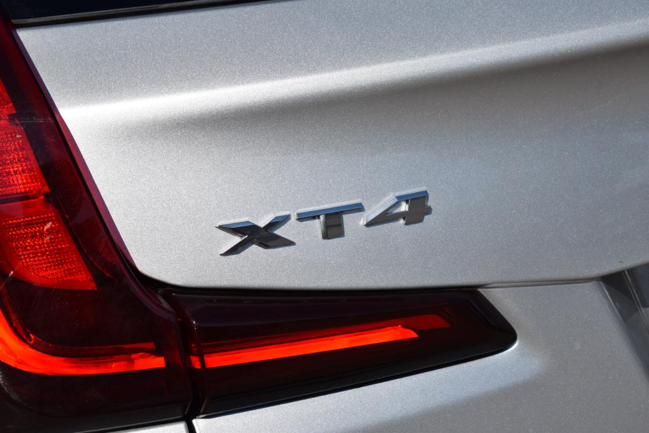 Cadillac XT4  2021