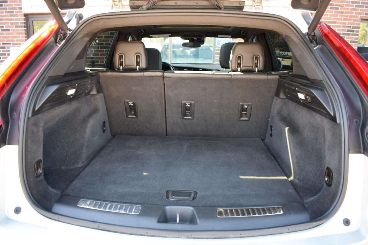 Cadillac XT4  2021