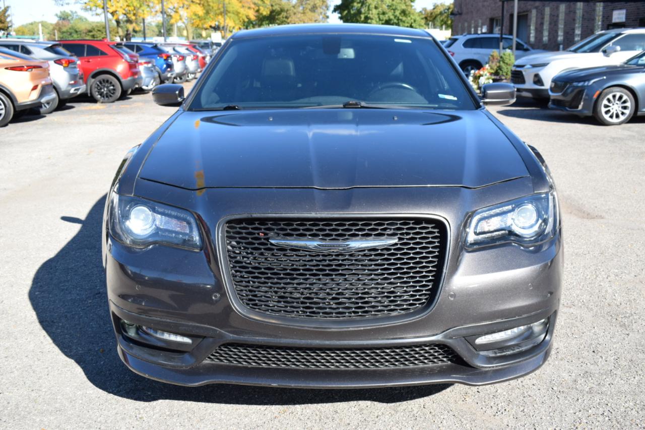 Chrysler 300 photo 3
