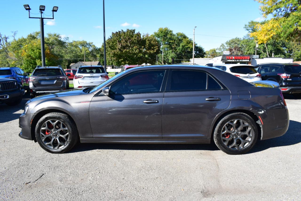 Chrysler 300 photo 9