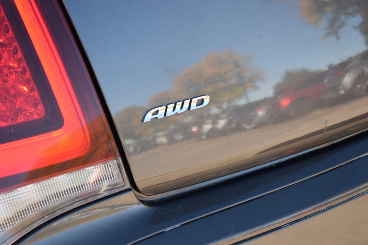 Chrysler 300 photo 12