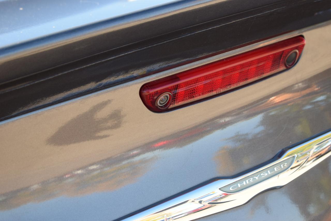 Chrysler 300 photo 14