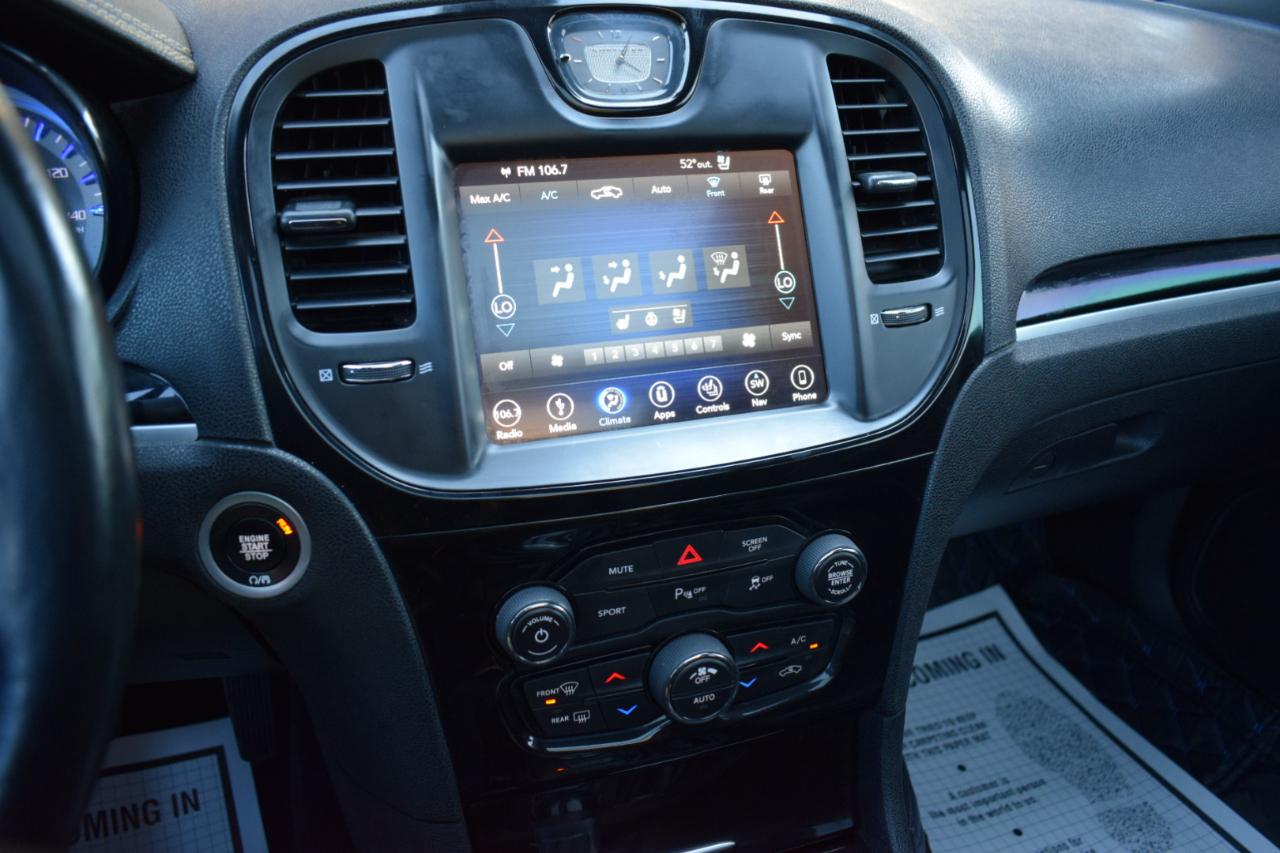 Chrysler 300 photo 24