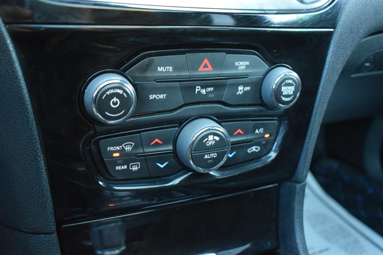 Chrysler 300 photo 30