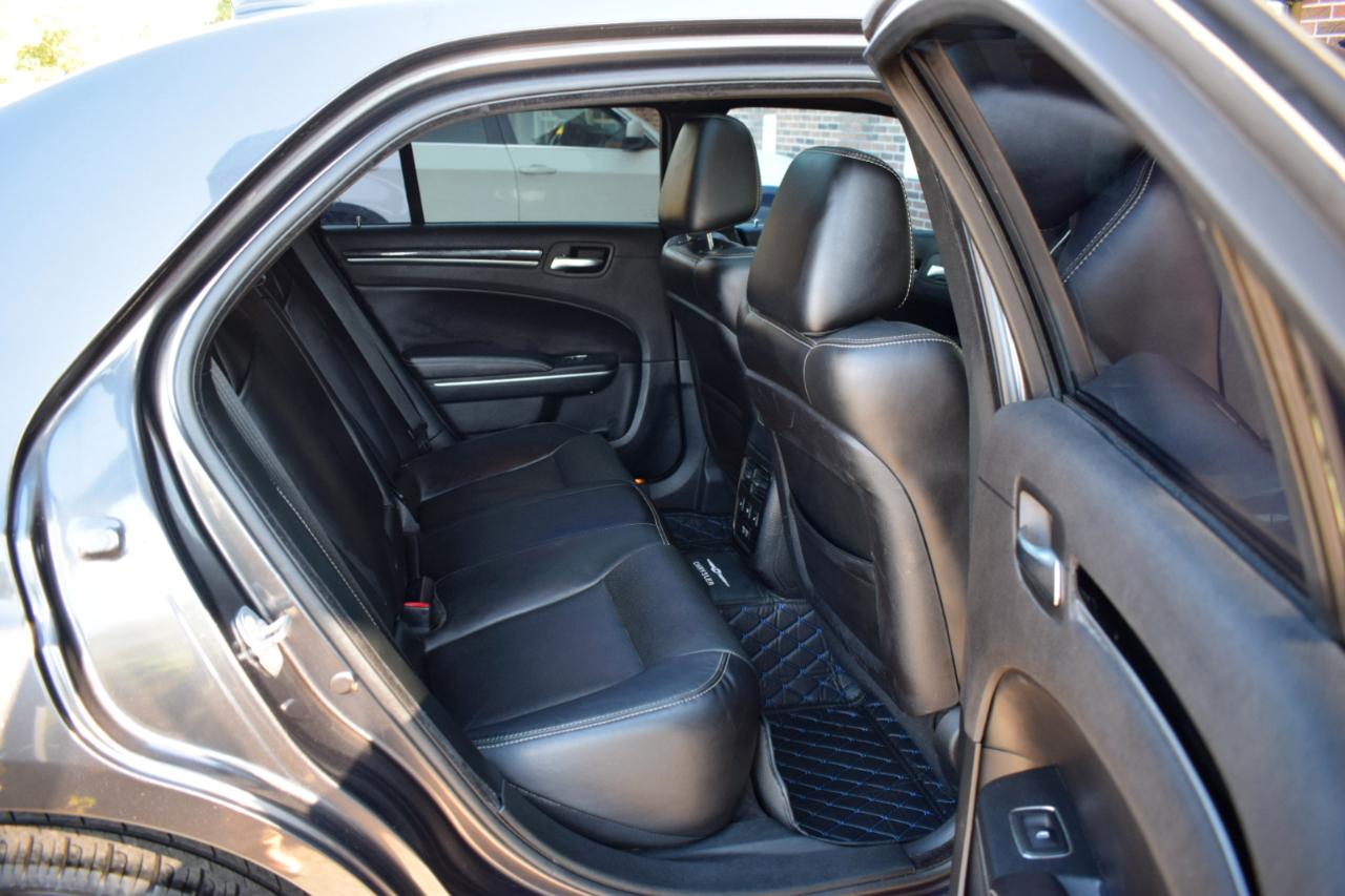 Chrysler 300 photo 37