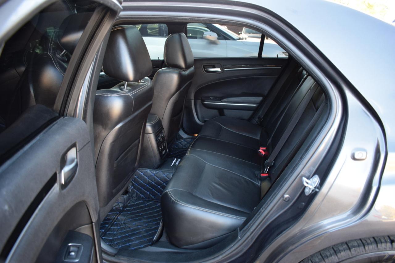 Chrysler 300 photo 38