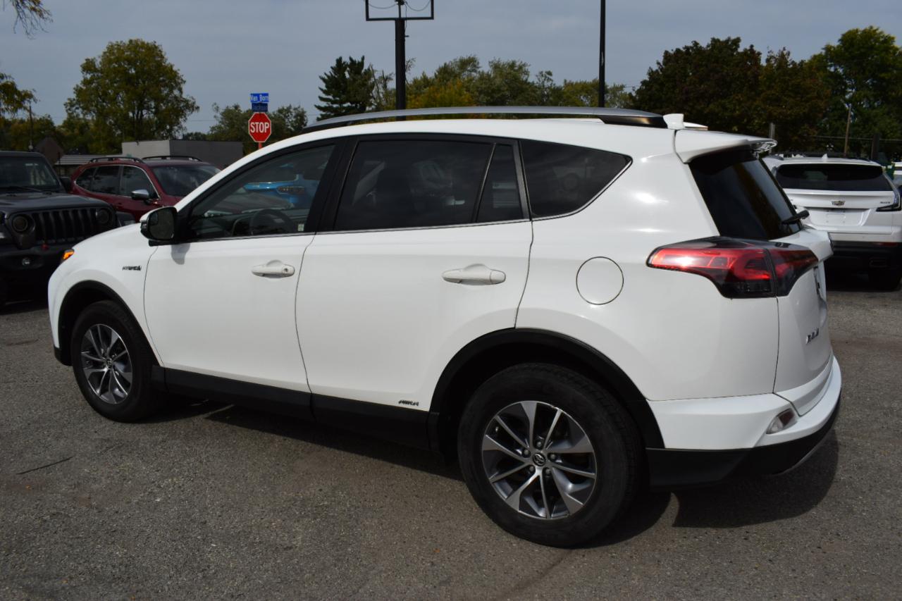 Toyota RAV4 Hybrid XLE AWD 2018