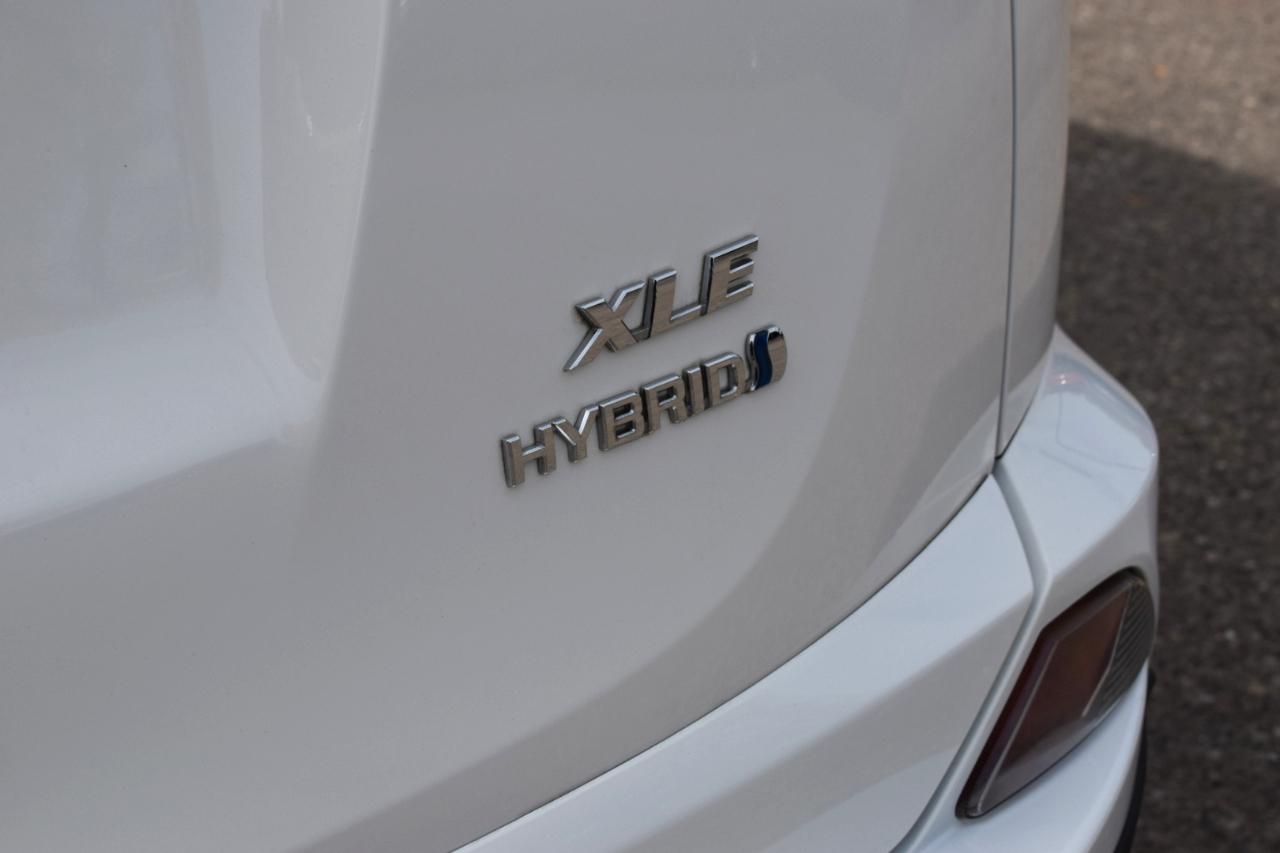 Toyota RAV4 Hybrid XLE AWD 2018