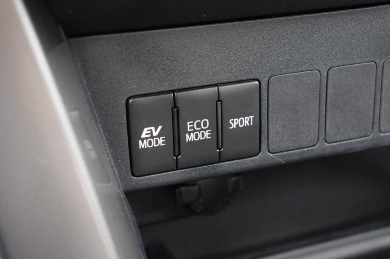 Toyota RAV4 Hybrid XLE AWD 2018