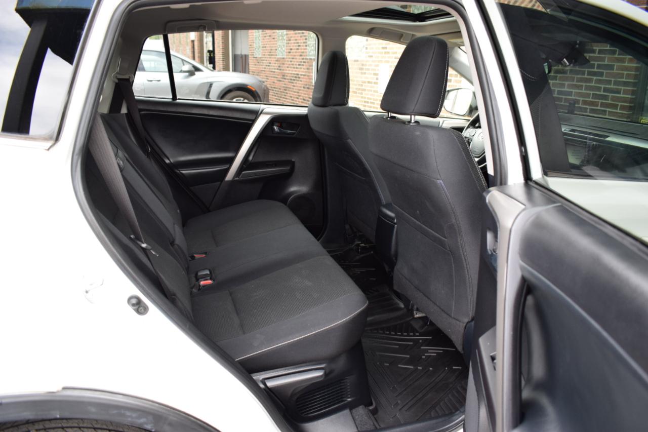 Toyota RAV4 Hybrid XLE AWD 2018