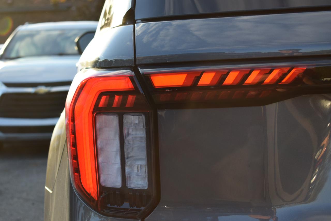 Ford Explorer Platinum 4WD 2025