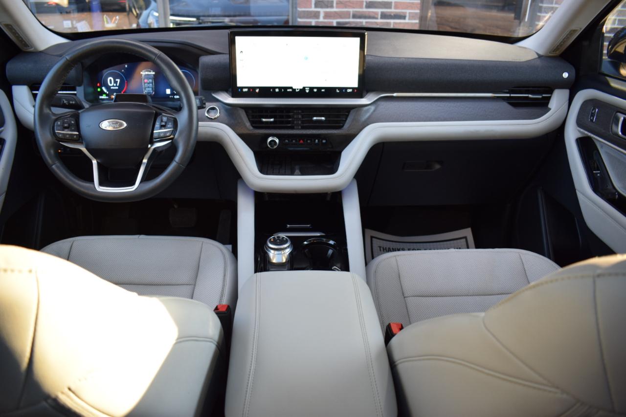 Ford Explorer Platinum 4WD 2025