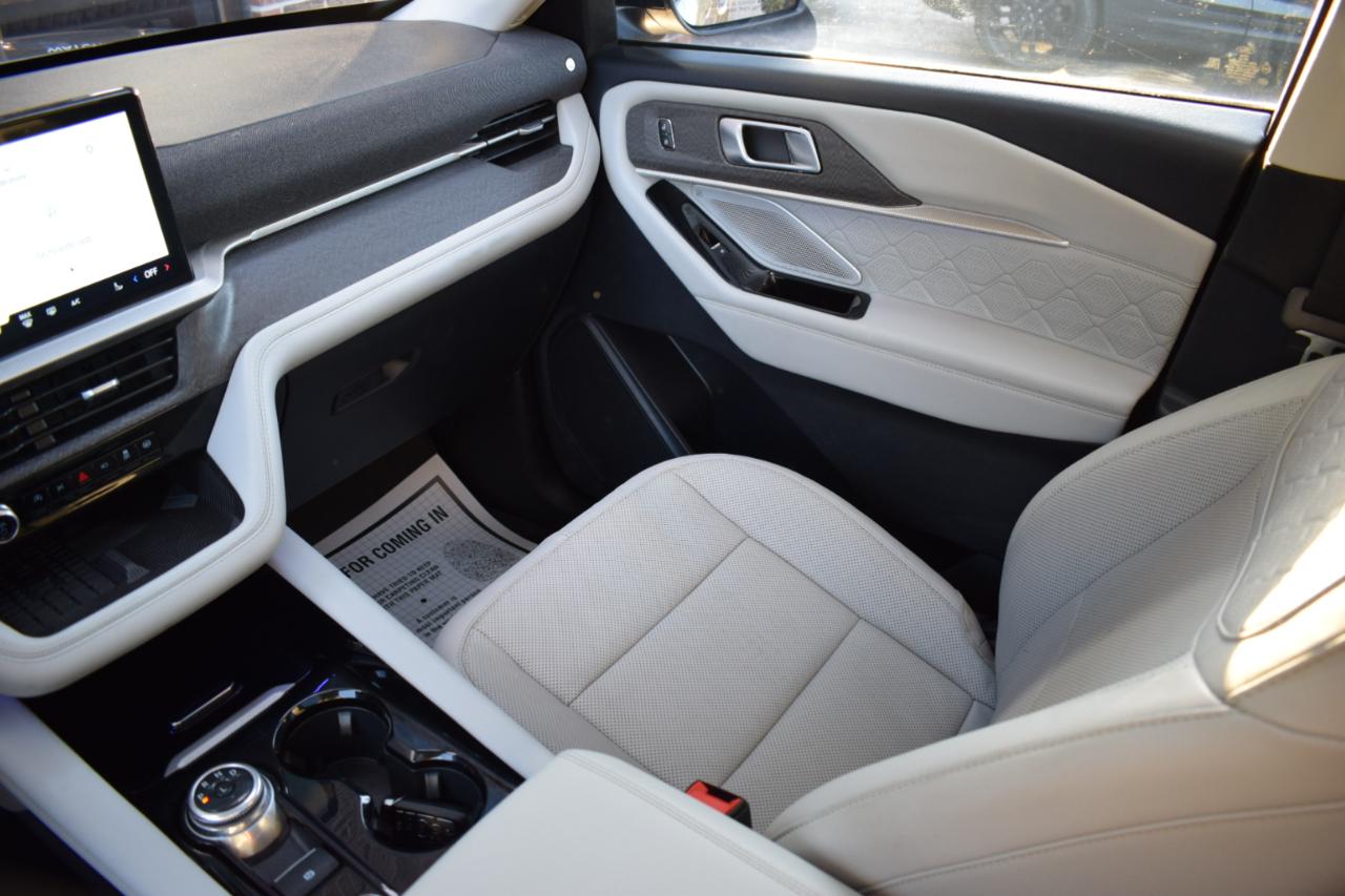 Ford Explorer Platinum 4WD 2025