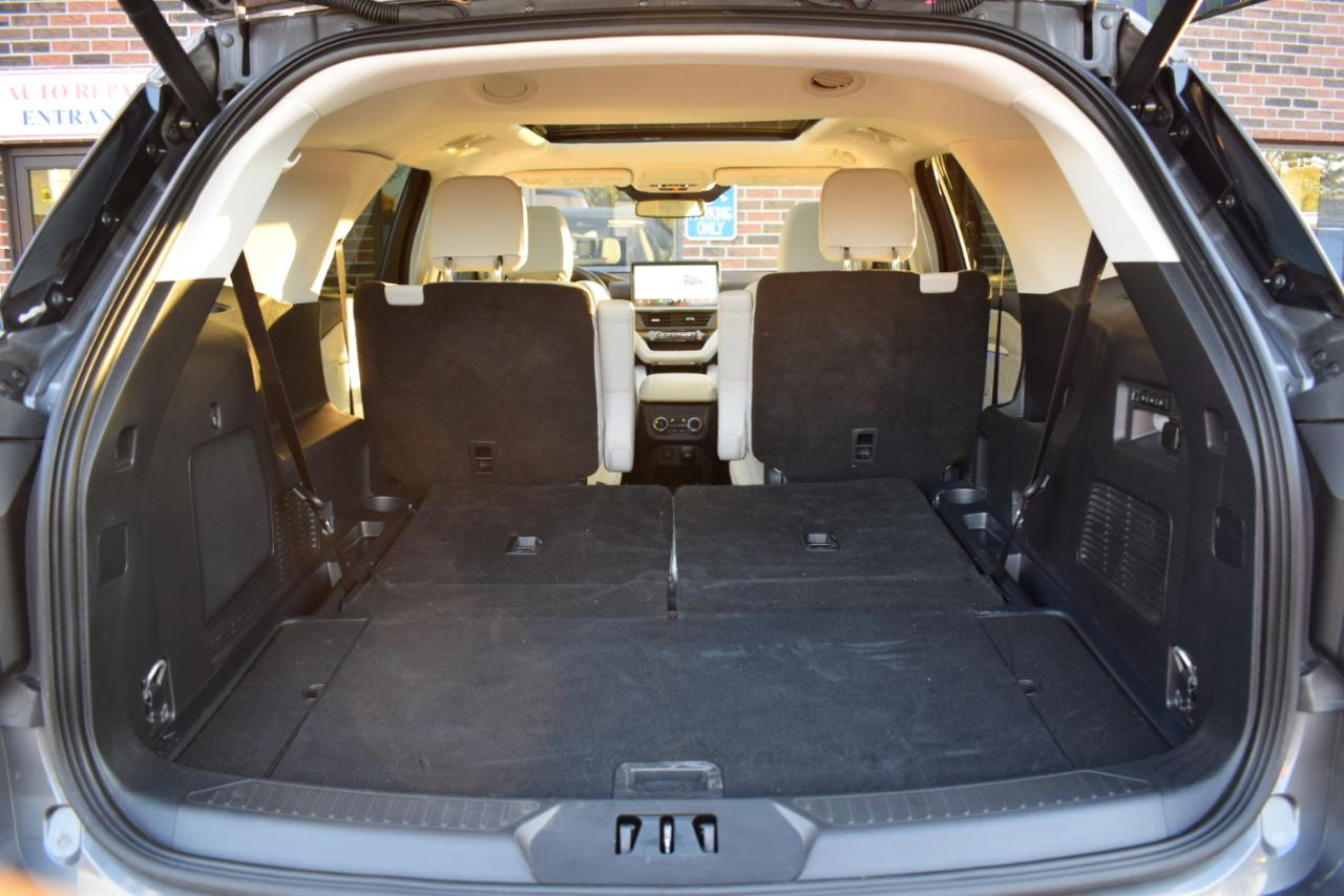Ford Explorer Platinum 4WD 2025