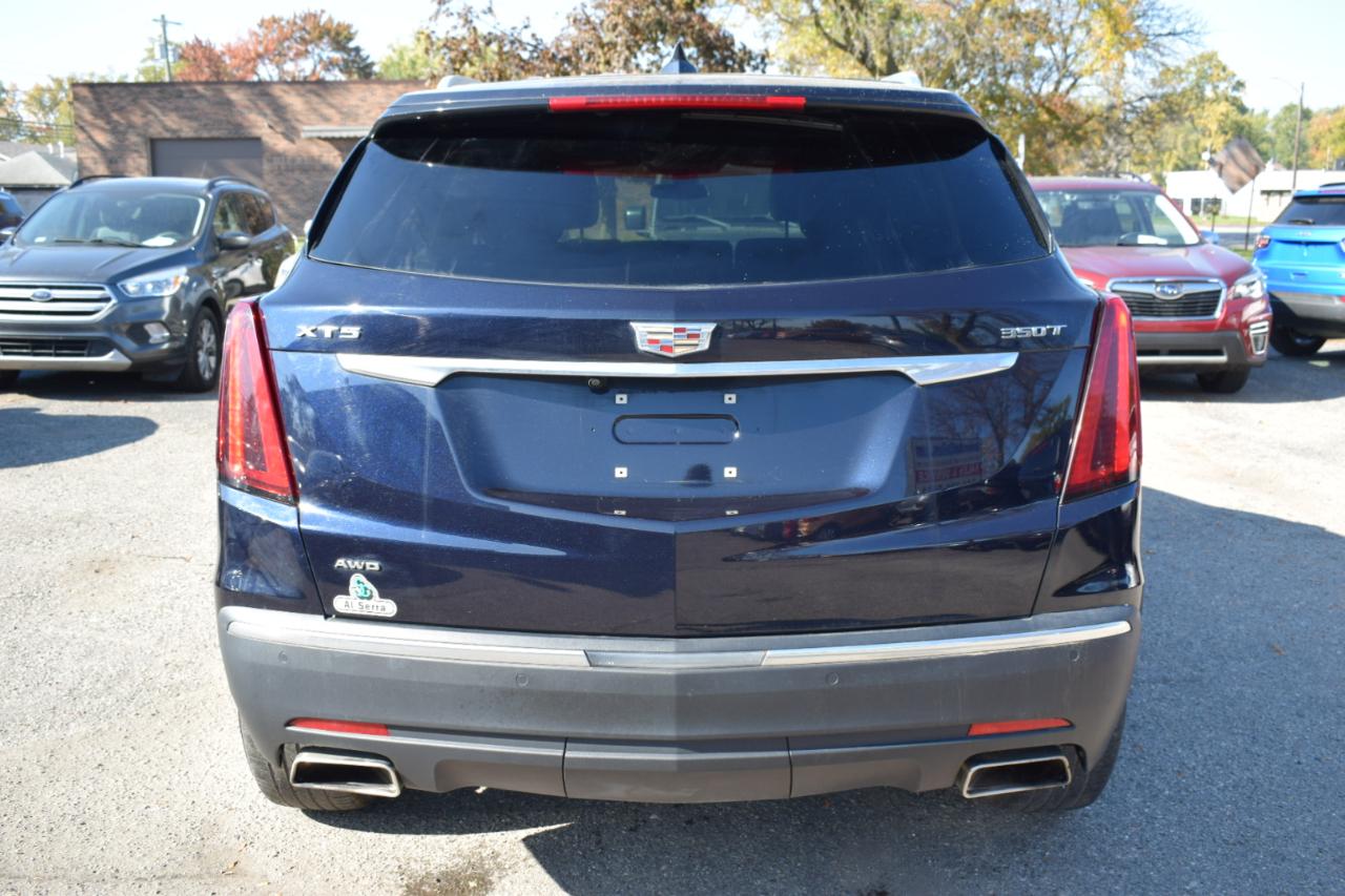 Cadillac XT5  2021