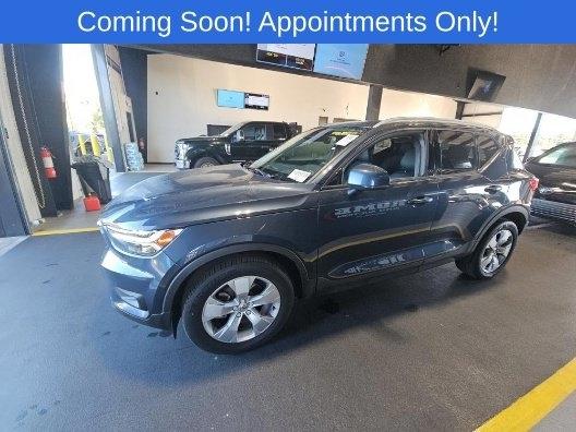 2022 Volvo XC40 Momentum