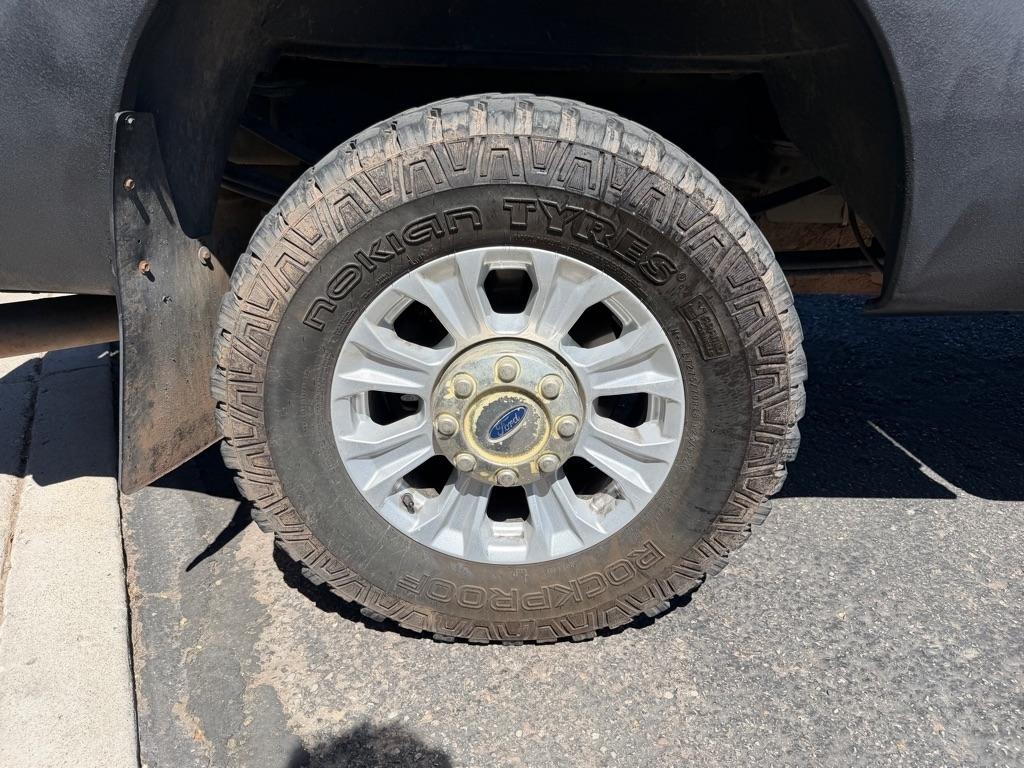 Ford F-250 SD XLT Crew Cab 4WD 2015