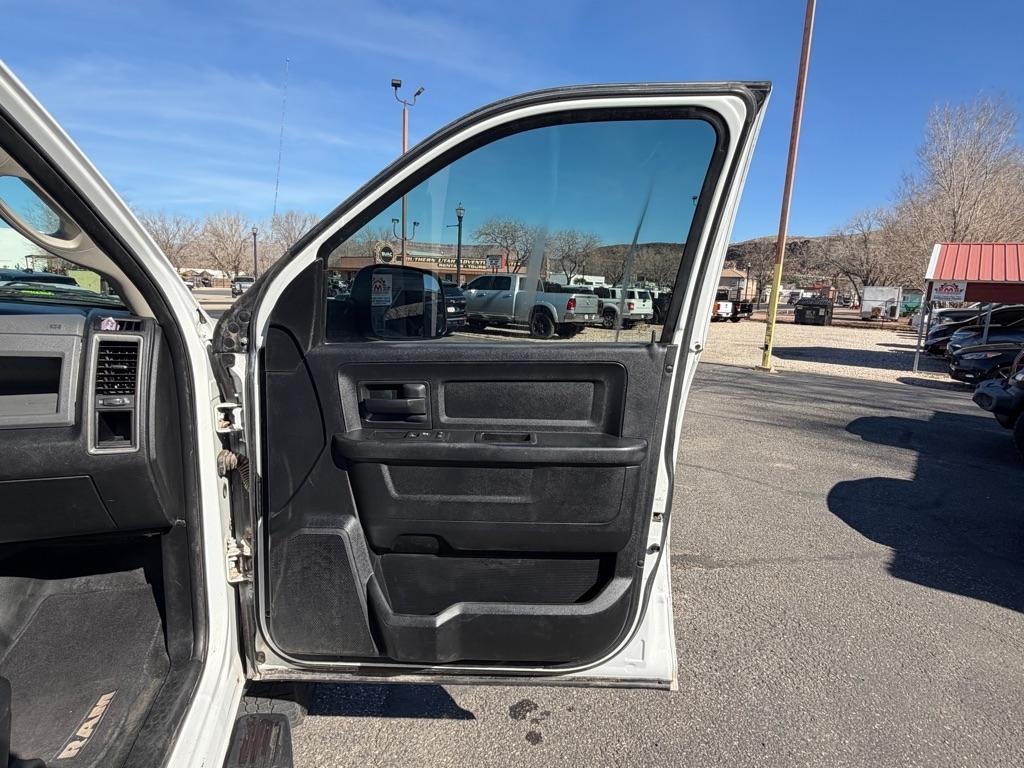 RAM 2500 Tradesman Crew Cab LWB 4WD 2015