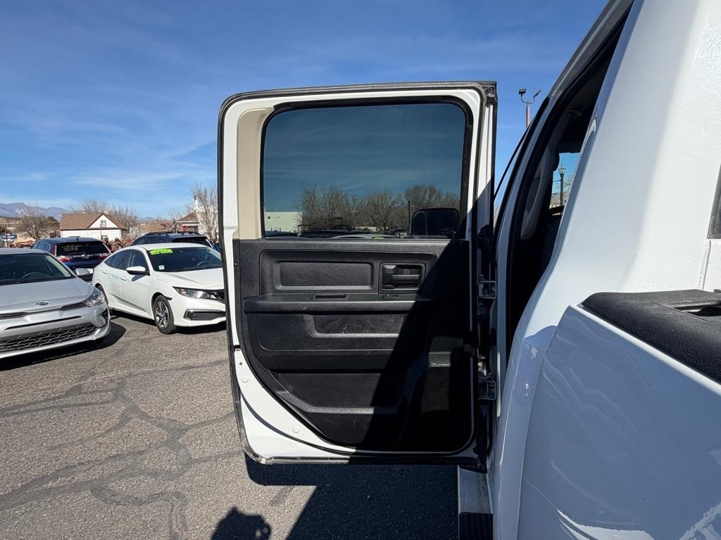 RAM 2500 Tradesman Crew Cab LWB 4WD 2015