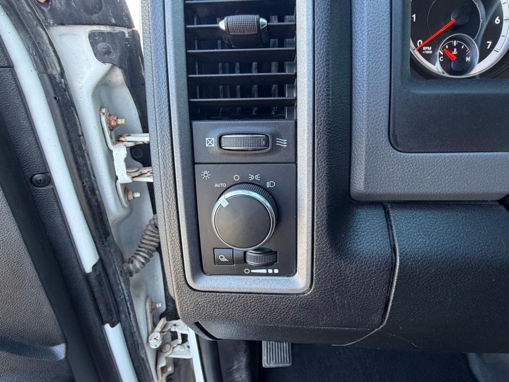 RAM 2500 Tradesman Crew Cab LWB 4WD 2015