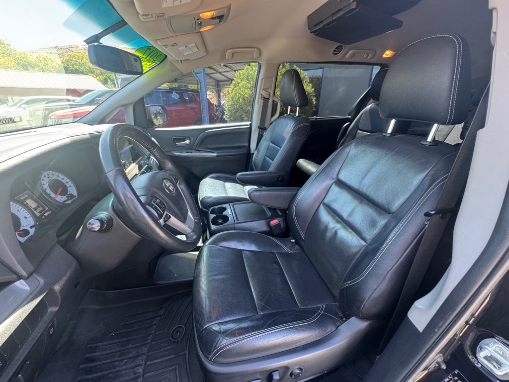 Toyota Sienna SE 8-Passenger 2017