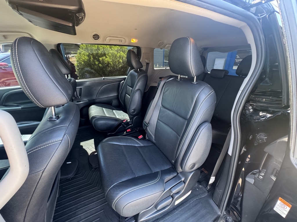 Toyota Sienna SE 8-Passenger 2017