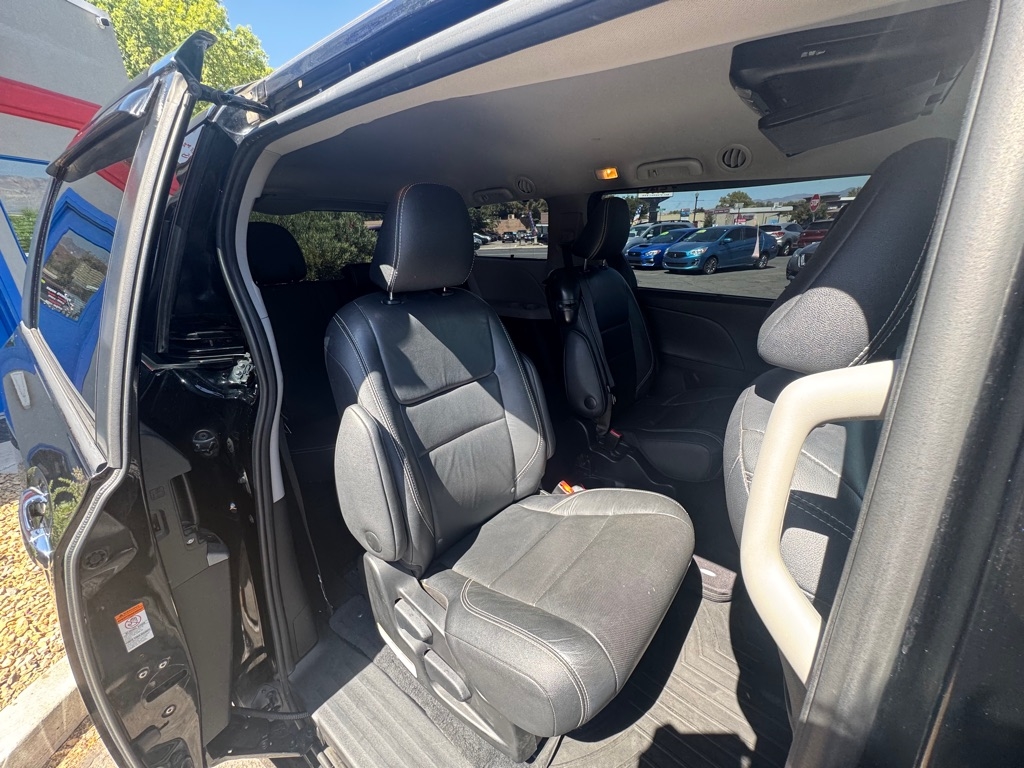 Toyota Sienna SE 8-Passenger 2017