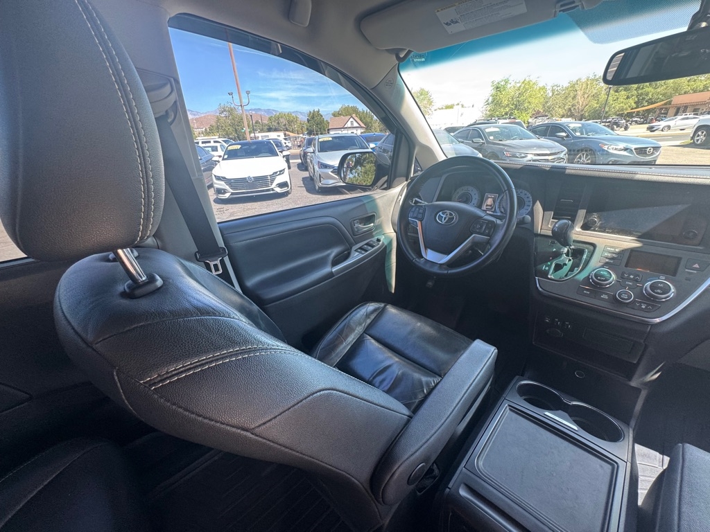 Toyota Sienna SE 8-Passenger 2017