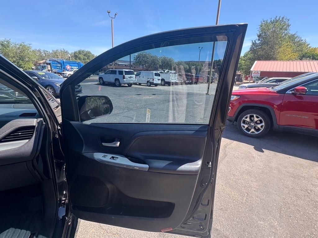 Toyota Sienna SE 8-Passenger 2017