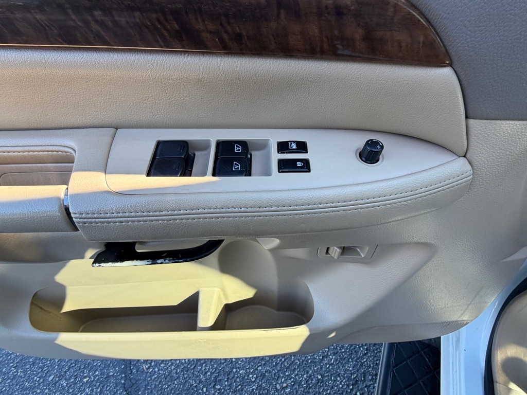 Nissan Armada SL 2WD 2014 Nissan Armada SL 2WD 2014