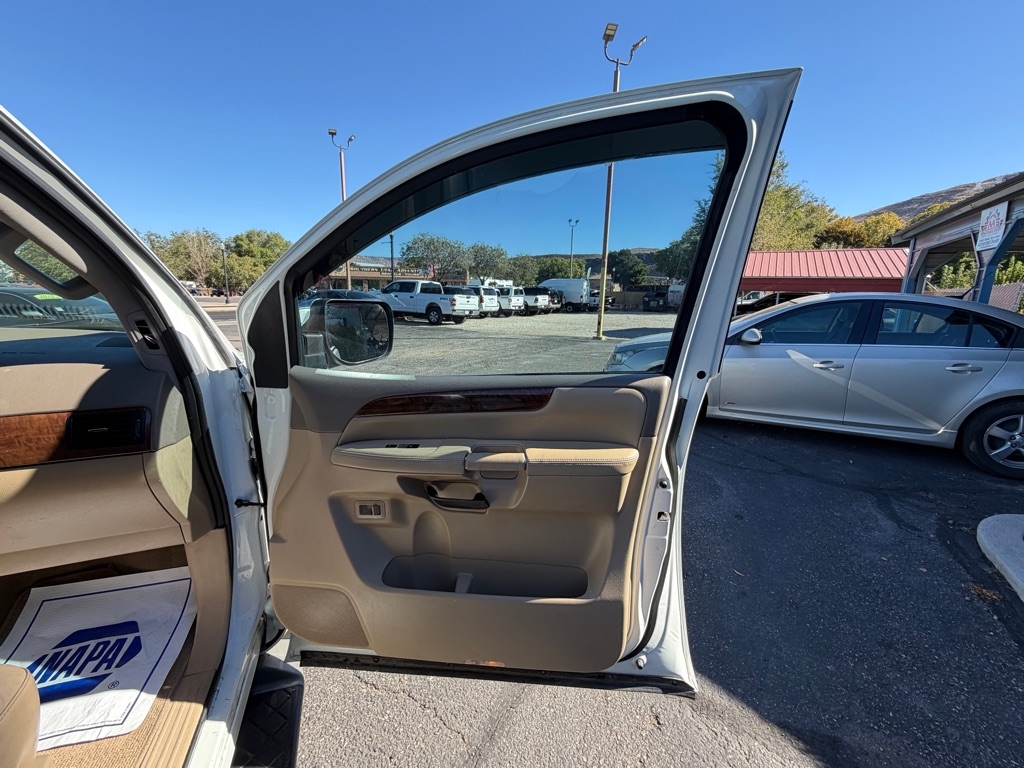 Nissan Armada SL 2WD 2014 Nissan Armada SL 2WD 2014