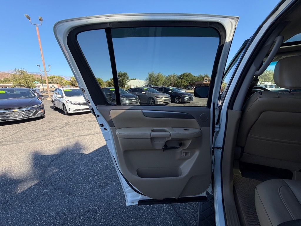 Nissan Armada SL 2WD 2014 Nissan Armada SL 2WD 2014