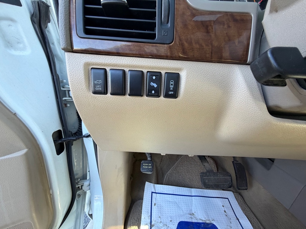 Nissan Armada SL 2WD 2014 Nissan Armada SL 2WD 2014