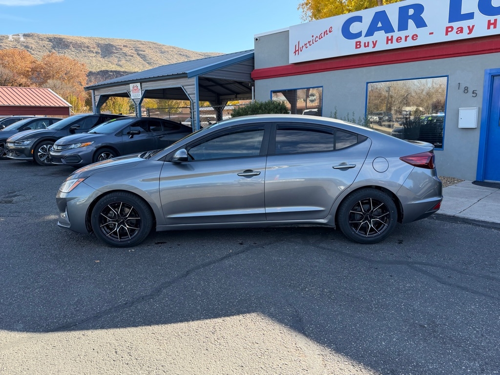 Hyundai Elantra SE 6M 2019