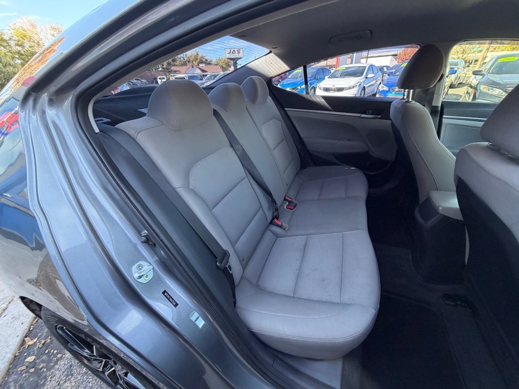 Hyundai Elantra SE 6M 2019