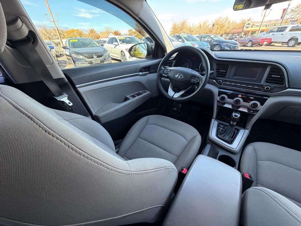 Hyundai Elantra SE 6M 2019
