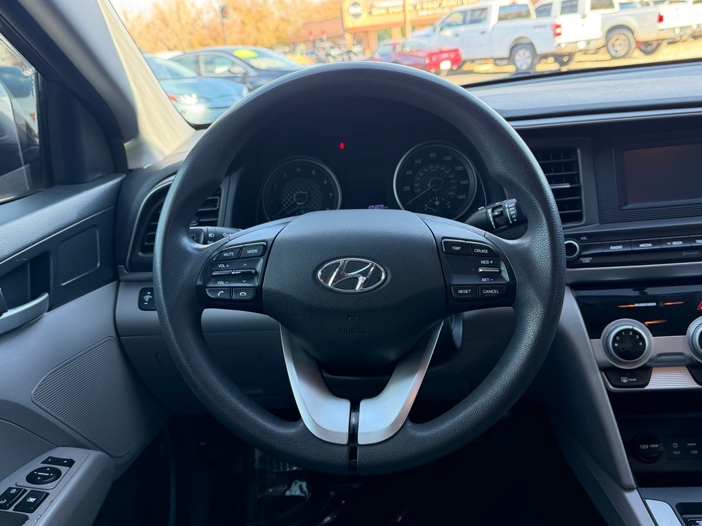 Hyundai Elantra SE 6M 2019