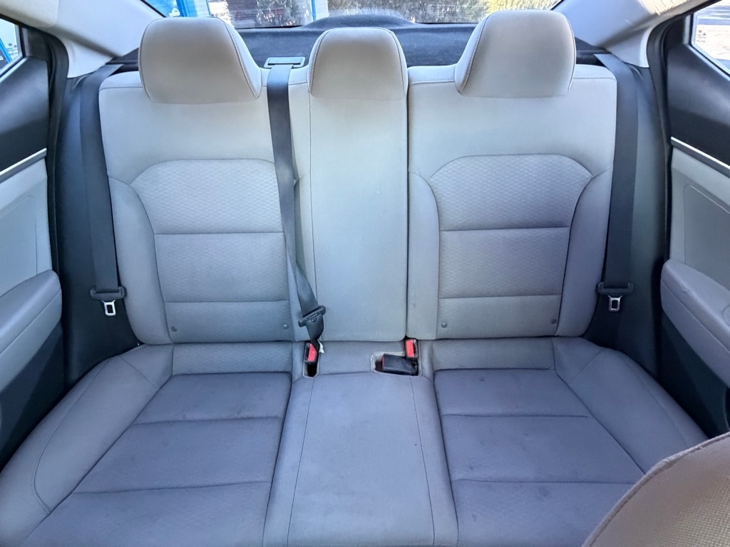 Hyundai Elantra SE 6M 2019