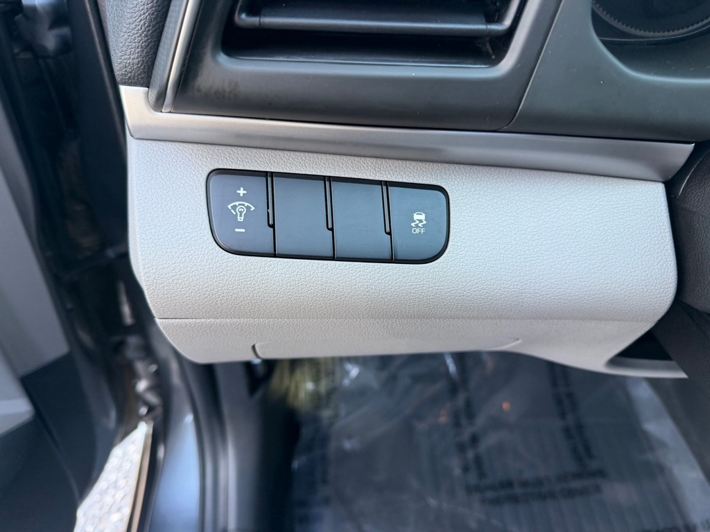 Hyundai Elantra SE 6M 2019