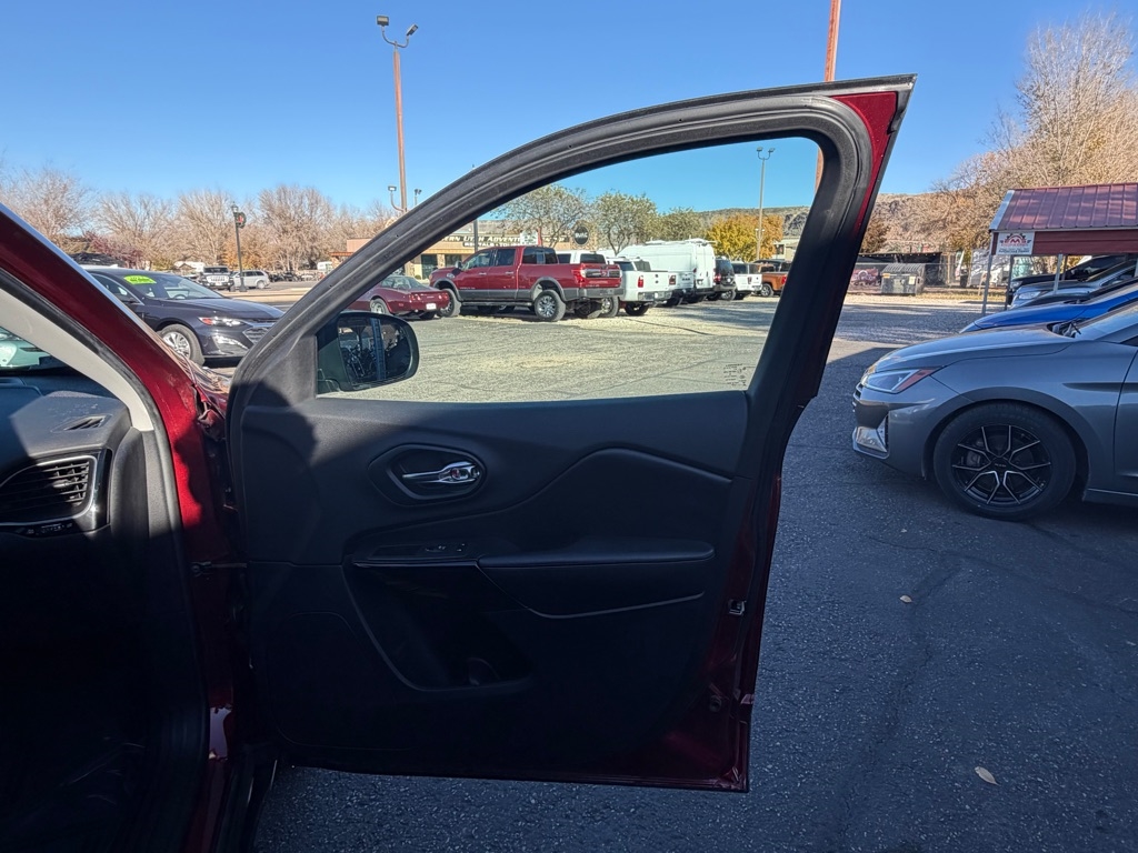 Jeep Cherokee Latitude Plus FWD 2020